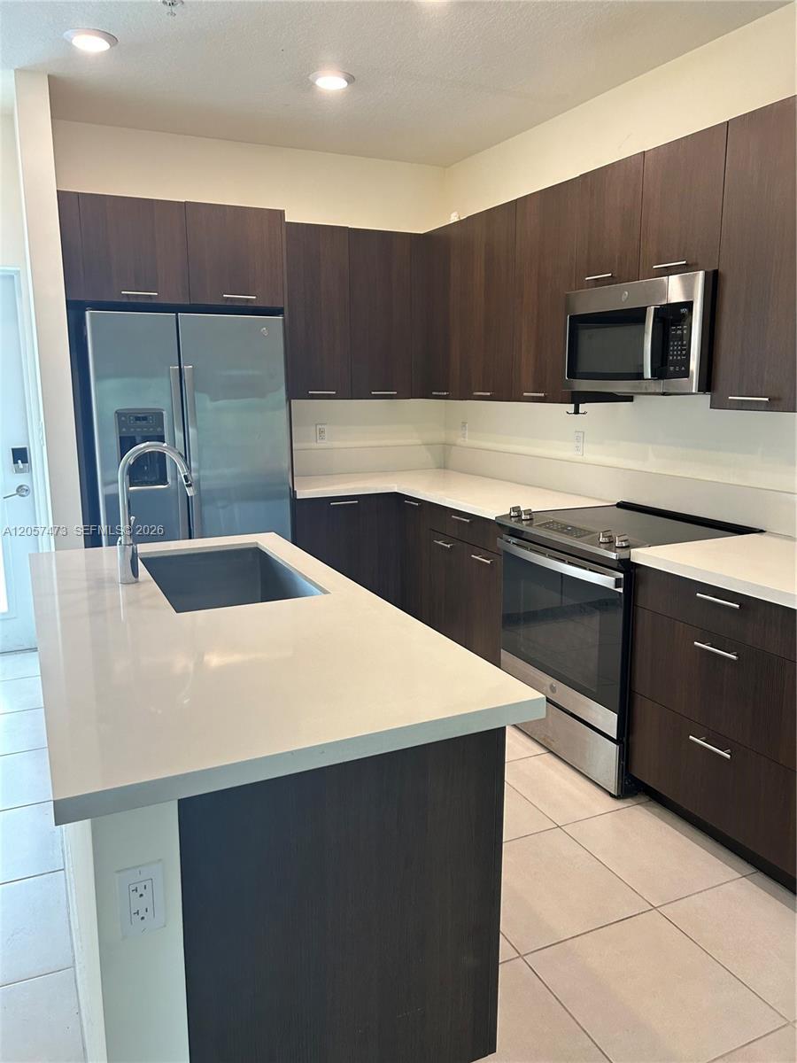 Doral, FL 33166 photo 2