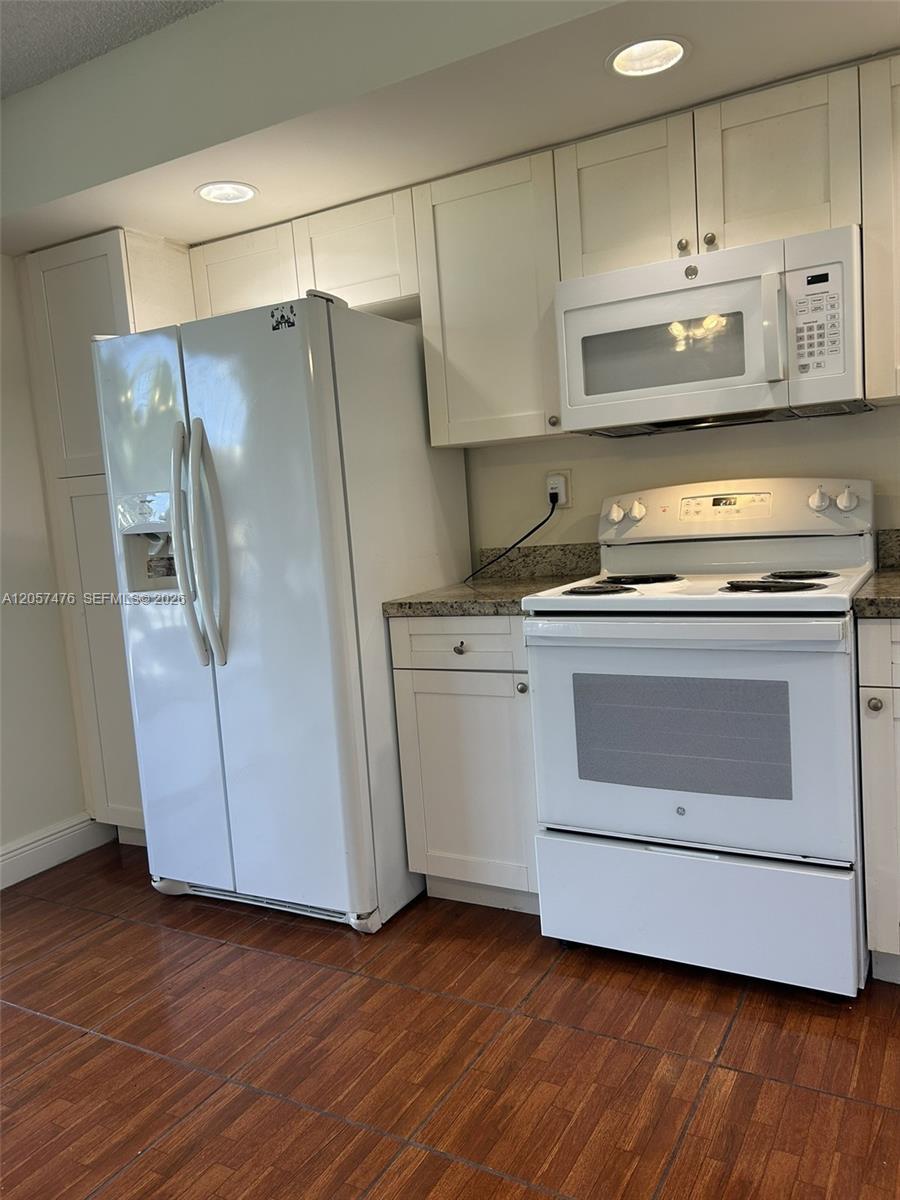 8520 SW 133rd Ave Rd # 213, Miami FL 33183 photo 2