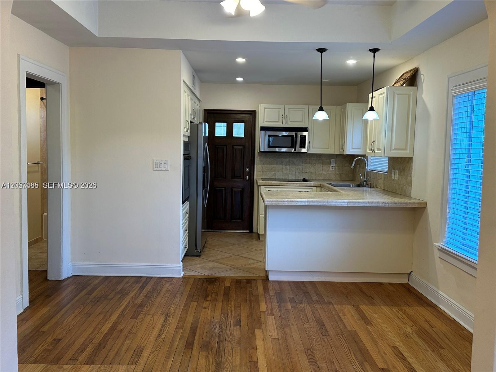 232 E De Leon Dr # 232, Miami Springs FL 33166 photo 3