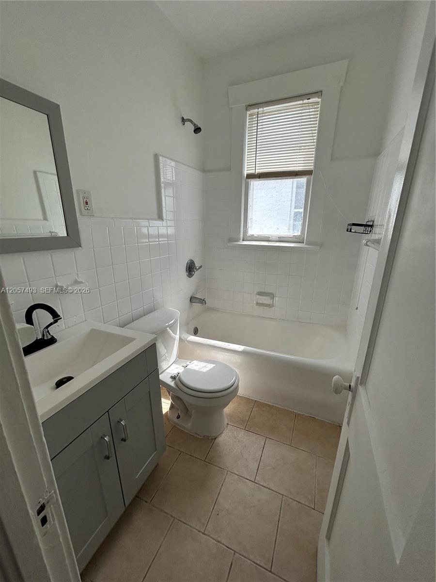 529 NE 66th St # 7, Miami FL 33138 photo 5
