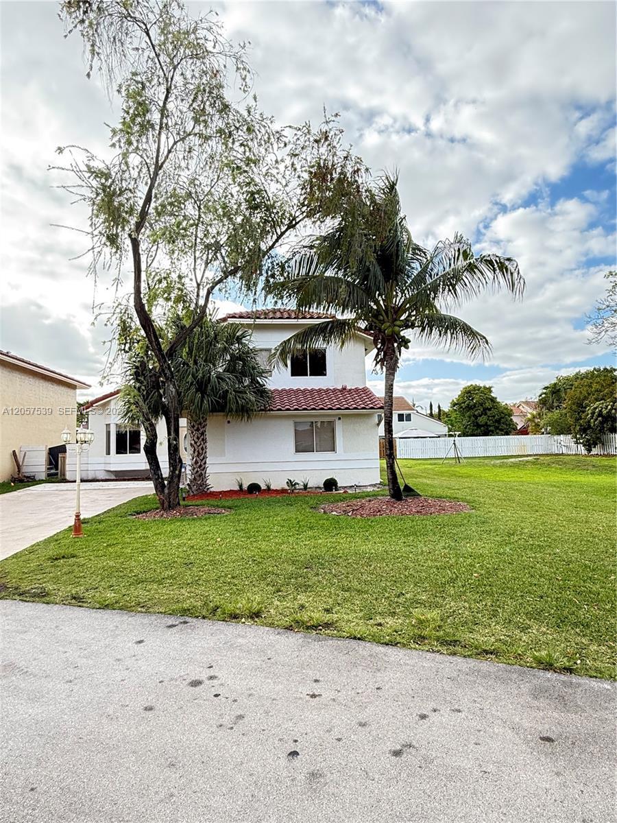 18318 NW 61st Ct, Hialeah FL 33015 photo 2