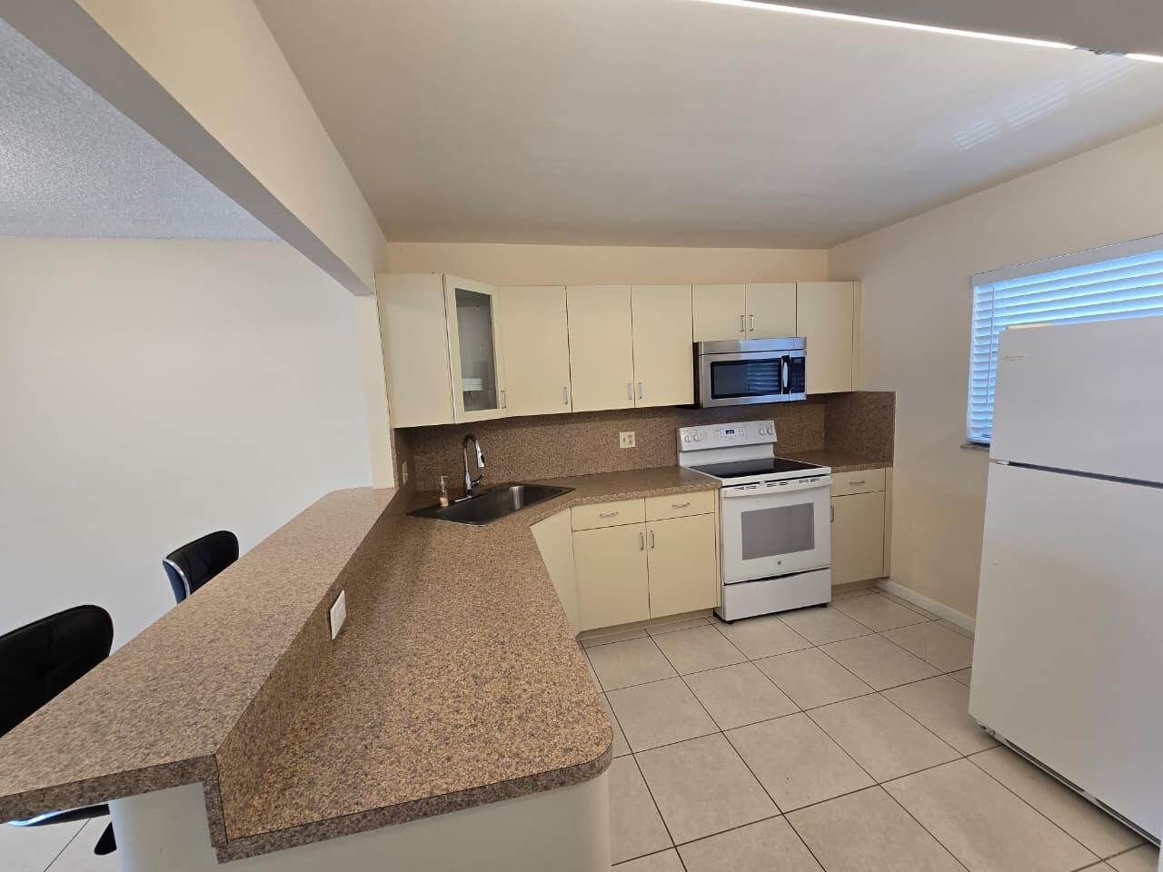 8321 SANDS POINT Boulevard # D306, Tamarac FL 33321 photo 2
