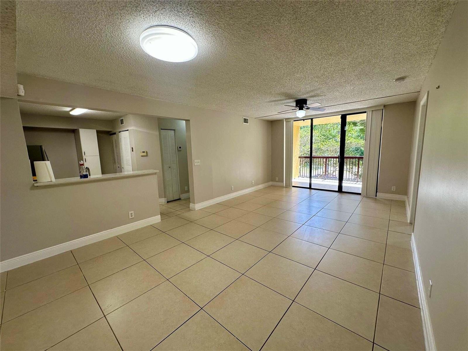 5701 RIVERSIDE Drive, Coral Springs FL 33067 photo 2