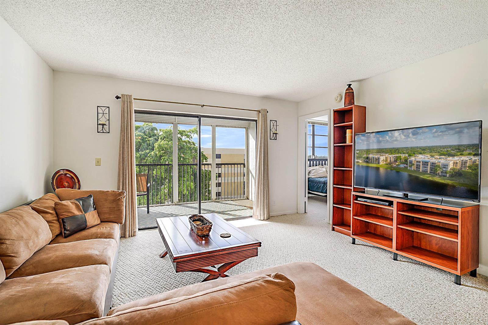 6475 W OAKLAND PARK Boulevard # 505, Lauderhill FL 33313 photo 3