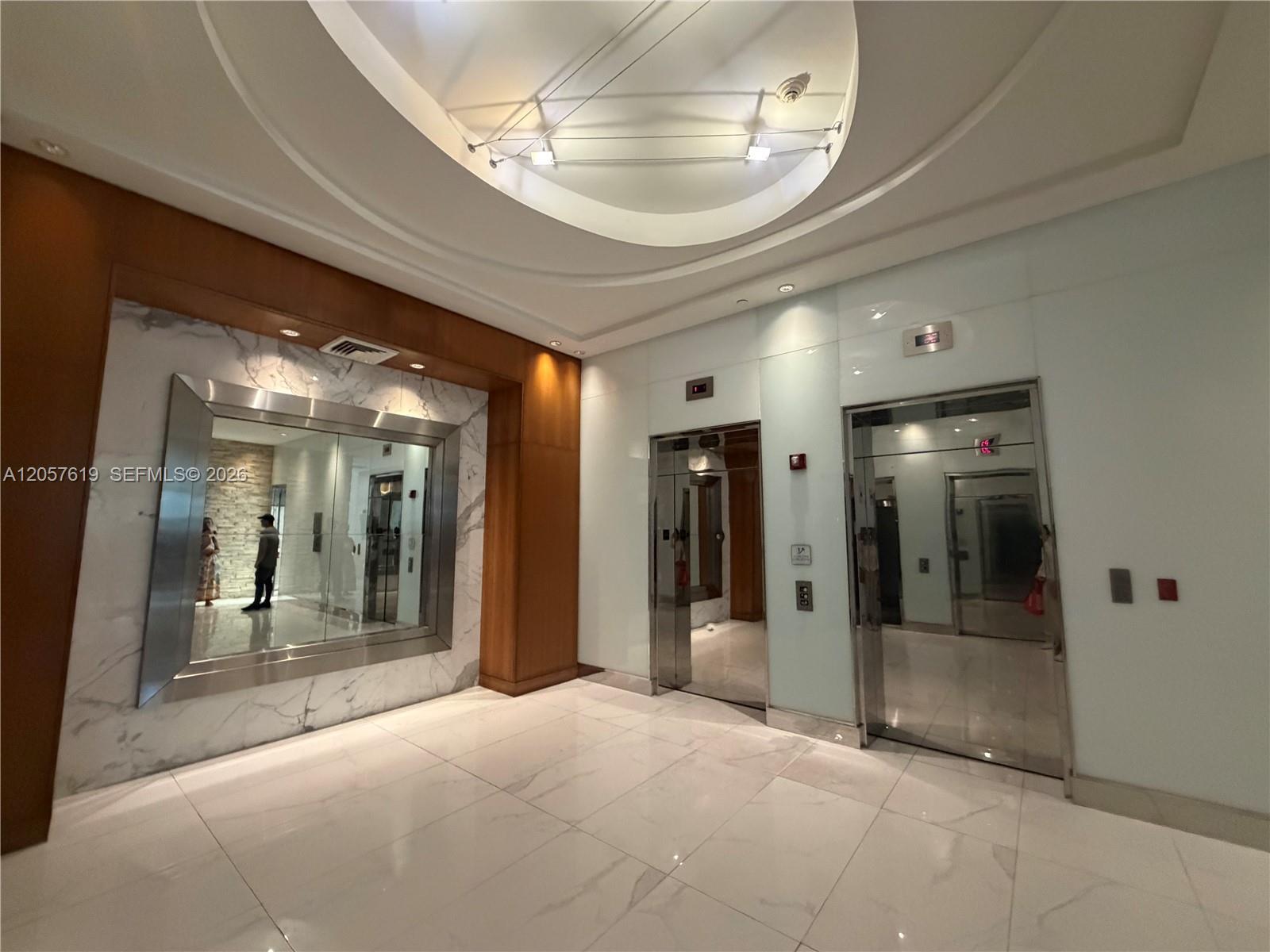 41 SE 5th St # 404, Miami FL 33131 photo 4
