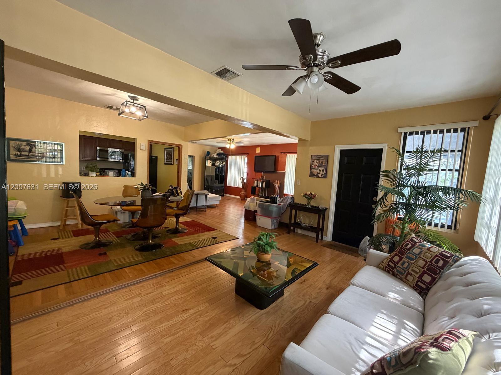 709 N 26th Ave, Hollywood FL 33020