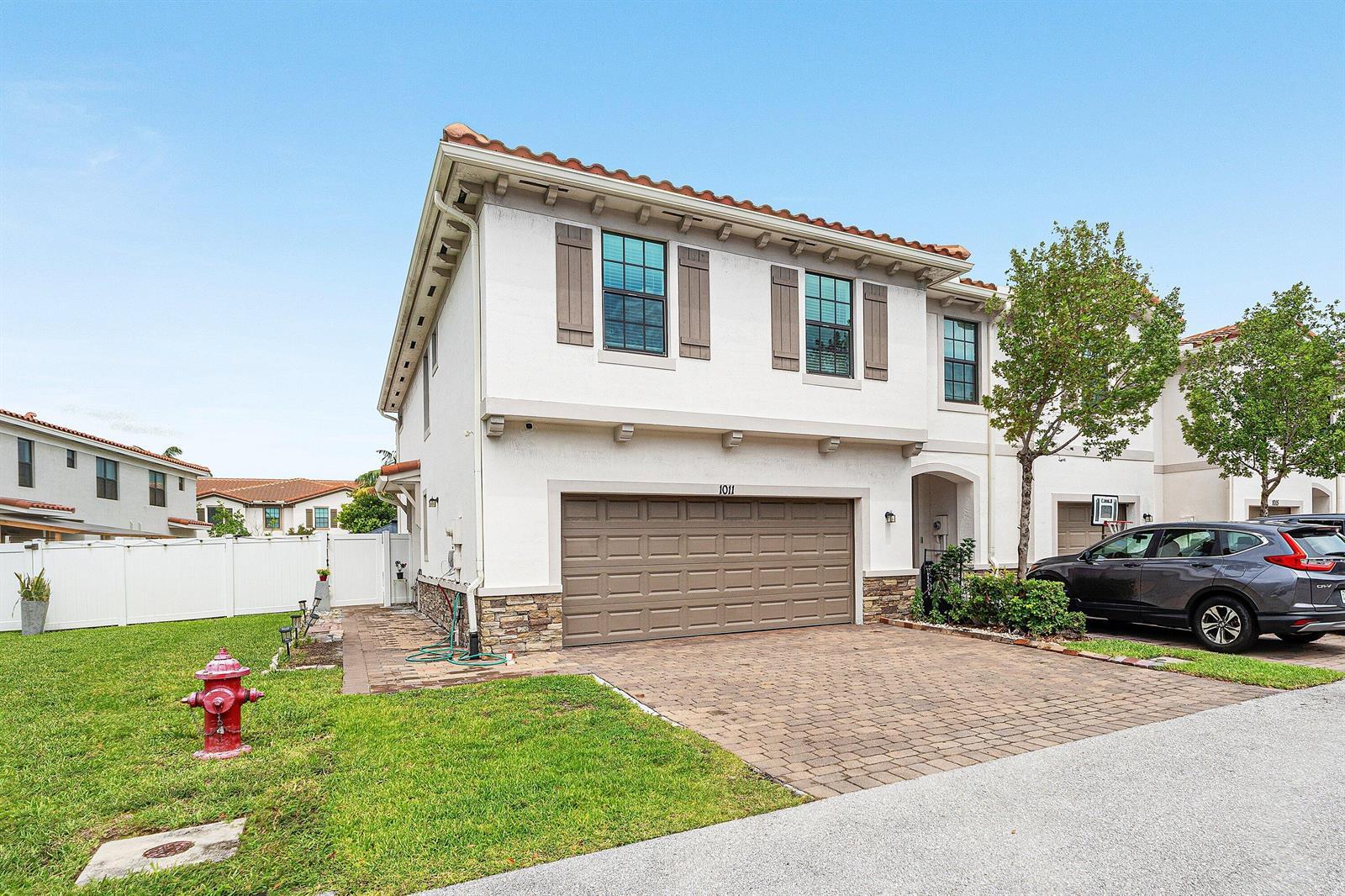 1011 WILLOW Place, Riviera Beach FL 33410 photo 5