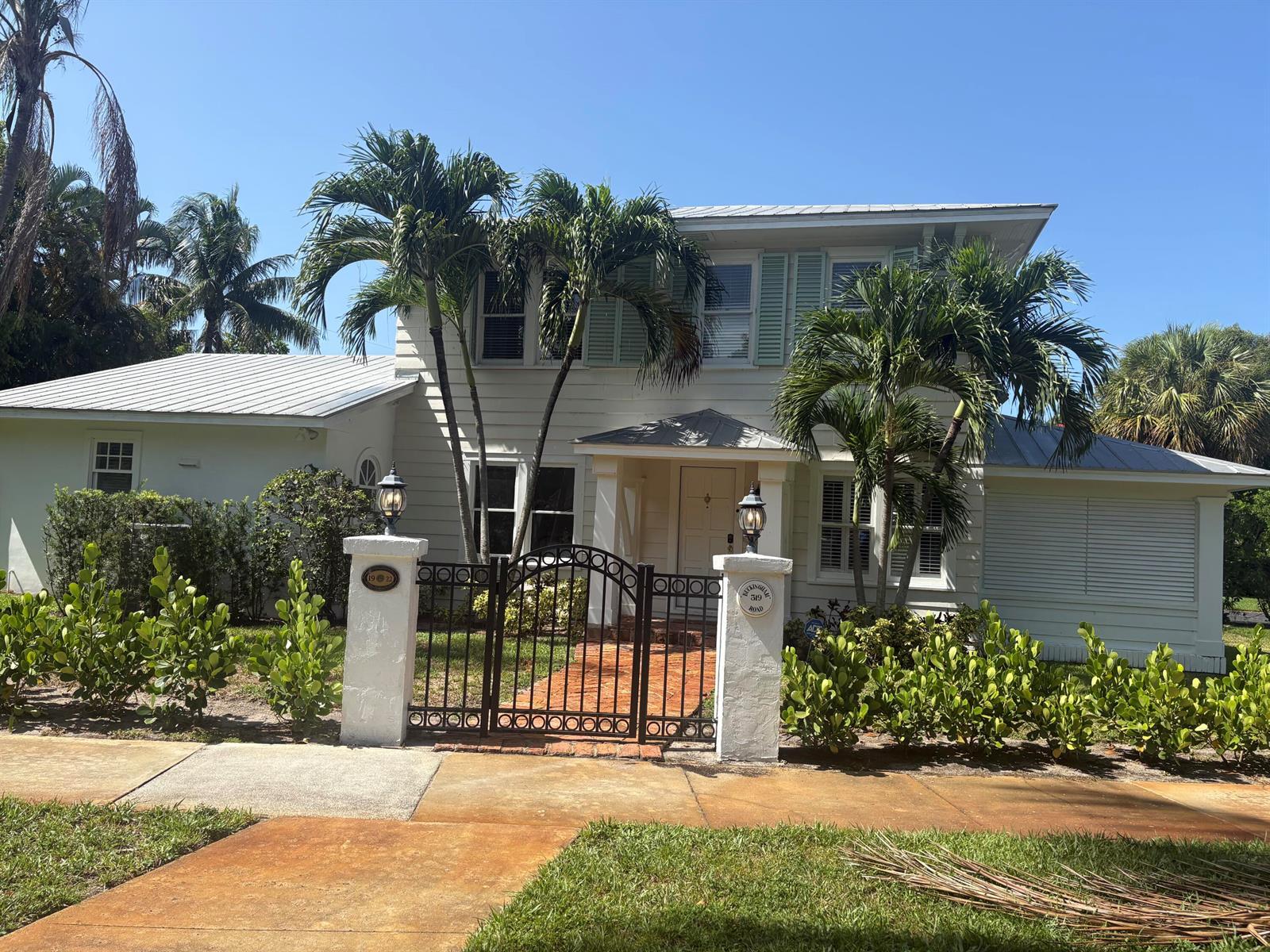 319 BUCKINGHAM Road, West Palm Beach FL 33405 photo 2