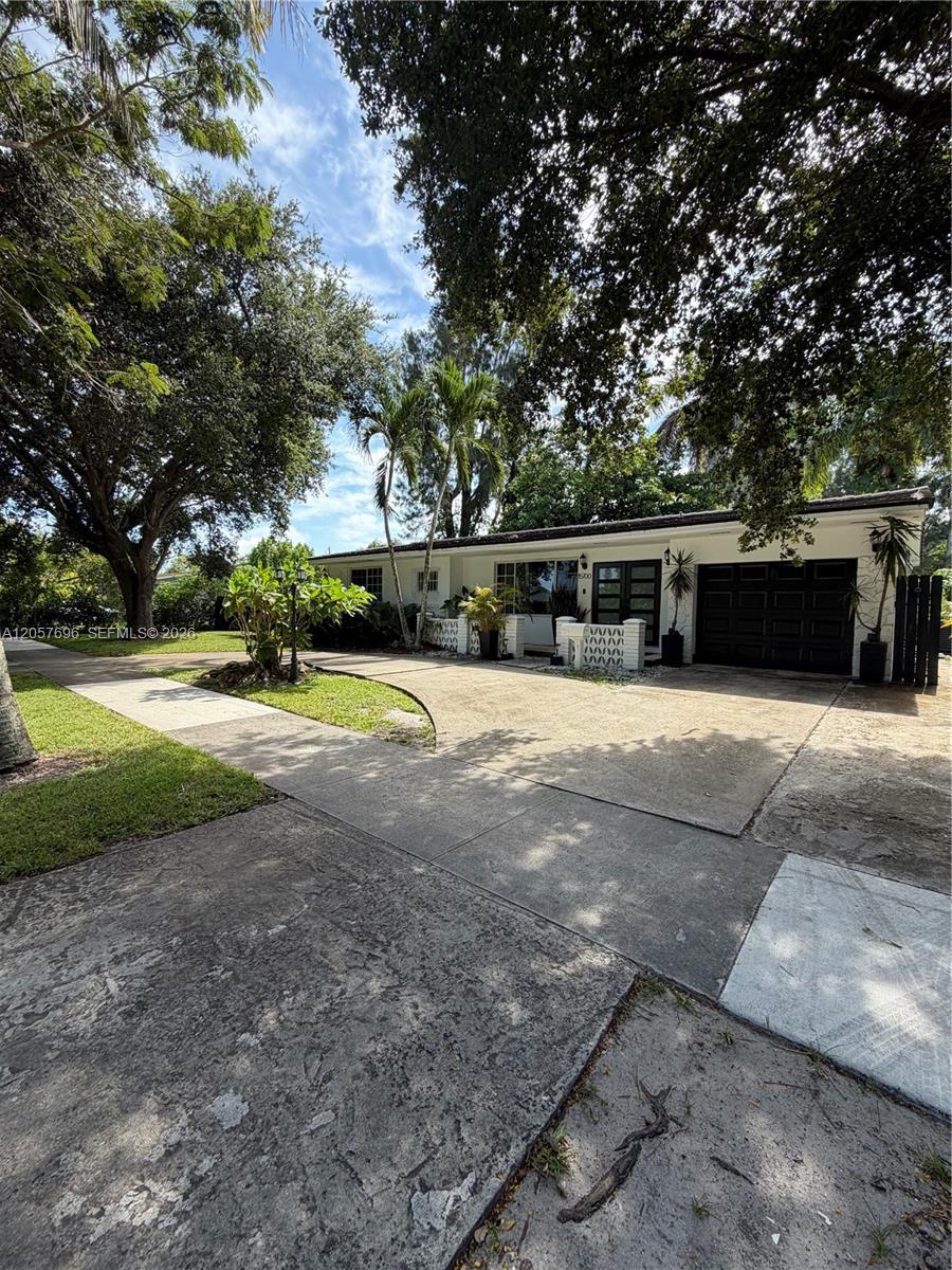 15700 N Miami Ave, Miami FL 33169 photo 3