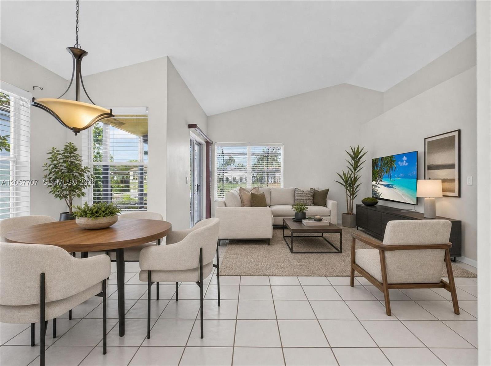 9313 Arborwood Cir, Davie FL 33328 photo 4