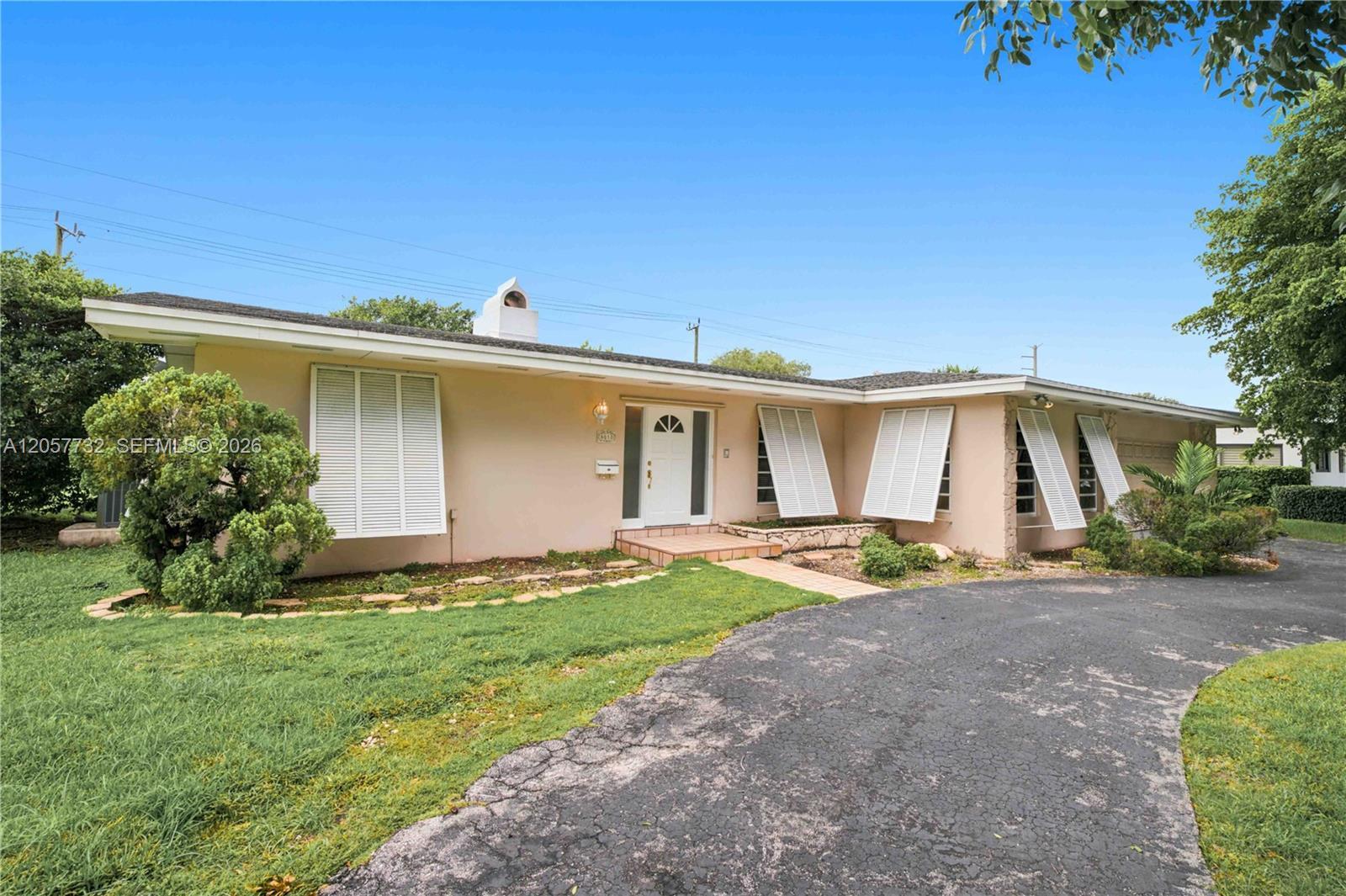 8010 SW 139th Ter, Palmetto Bay FL 33158 photo 2