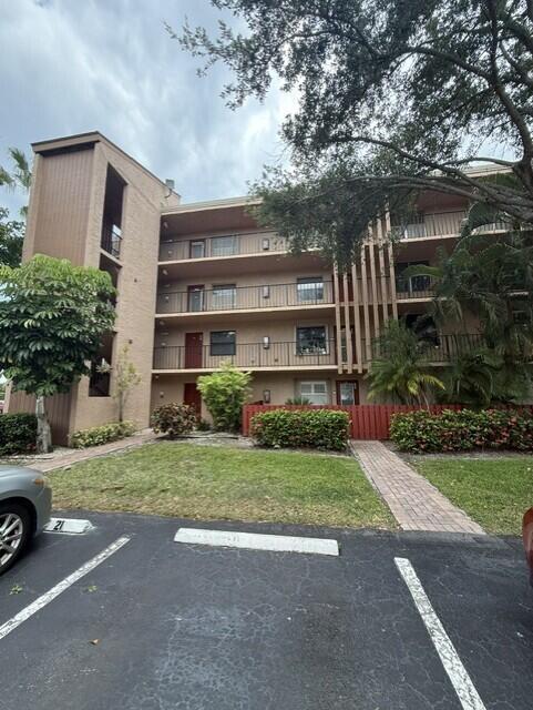 7210 Lake Cir Drive, Margate FL 33063 photo 2