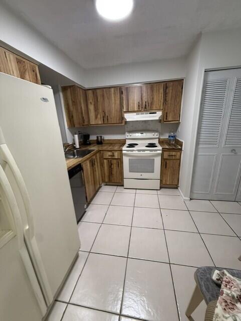 7210 Lake Cir Drive, Margate FL 33063 photo 5