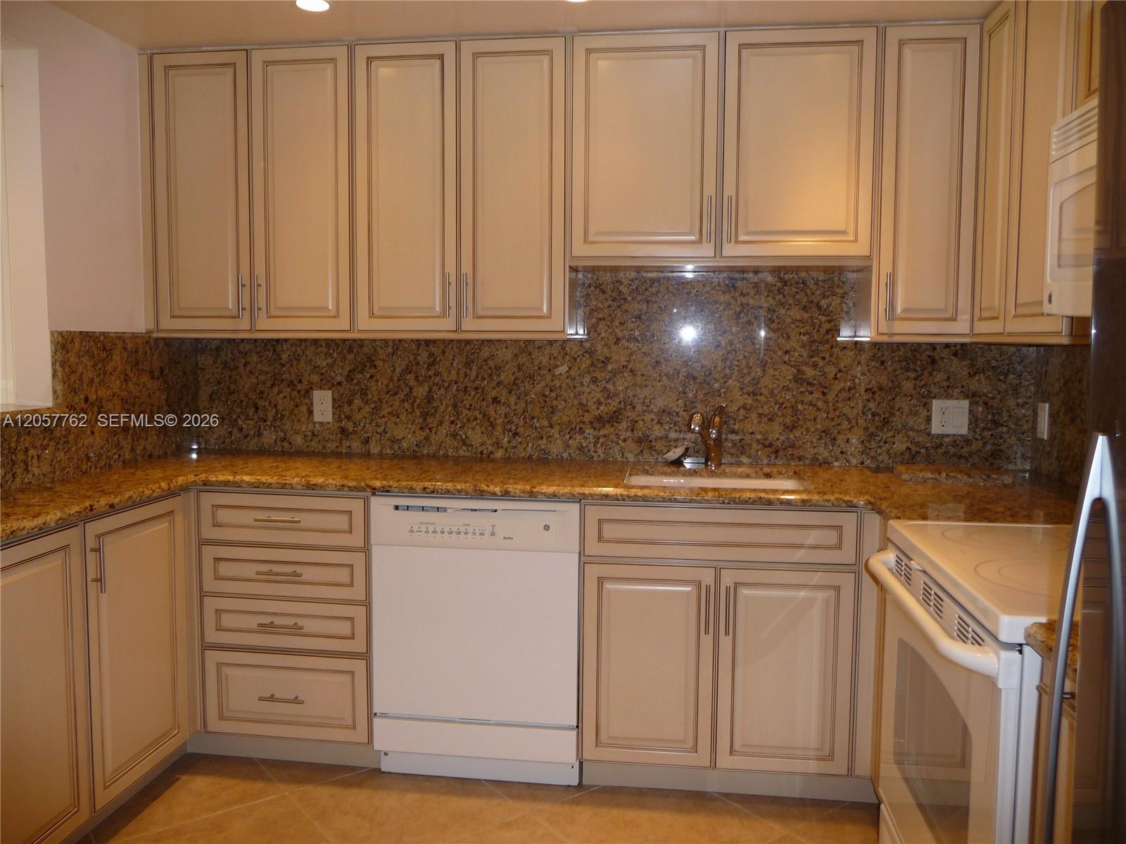 18071 Biscayne Blvd # 603, Aventura FL 33160 photo 2
