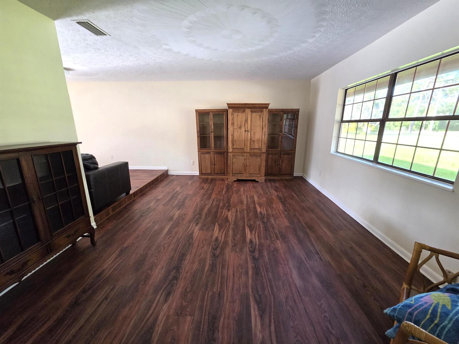 6015 Silver Oak Drive, Fort Pierce FL 34982 photo 2