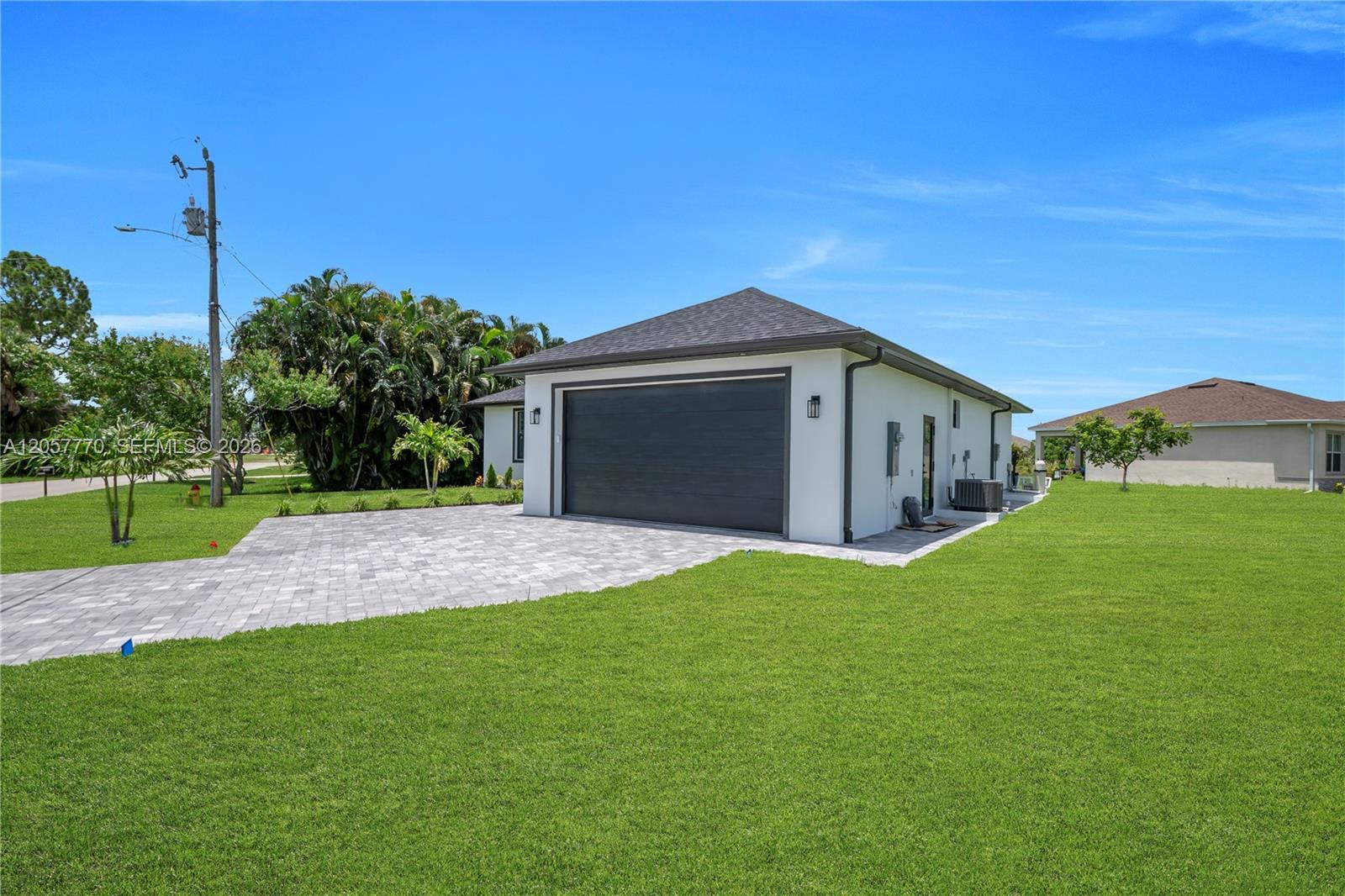824 SW 15th St, Other City - In The State Of Florida FL 33991 photo 5
