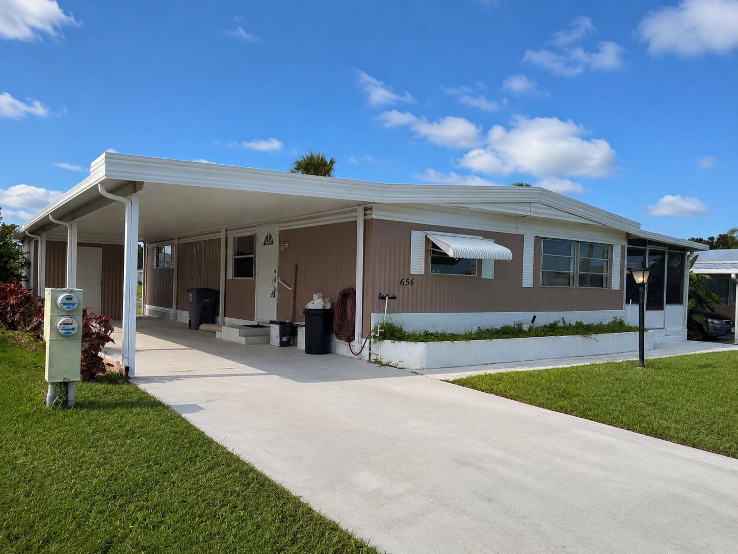 656 Sun Ray Court, Boynton Beach FL 33436 photo 2