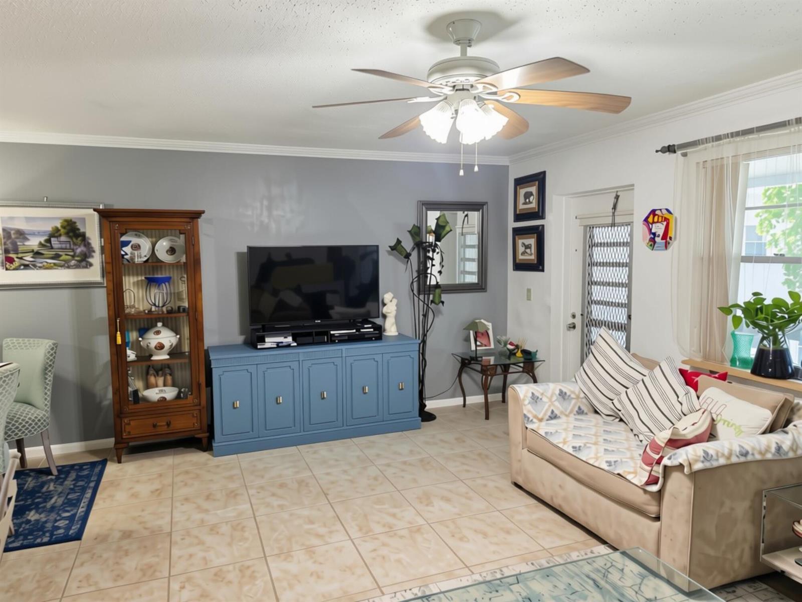 563 DURHAM T Circle, Deerfield Beach FL 33442 photo 3