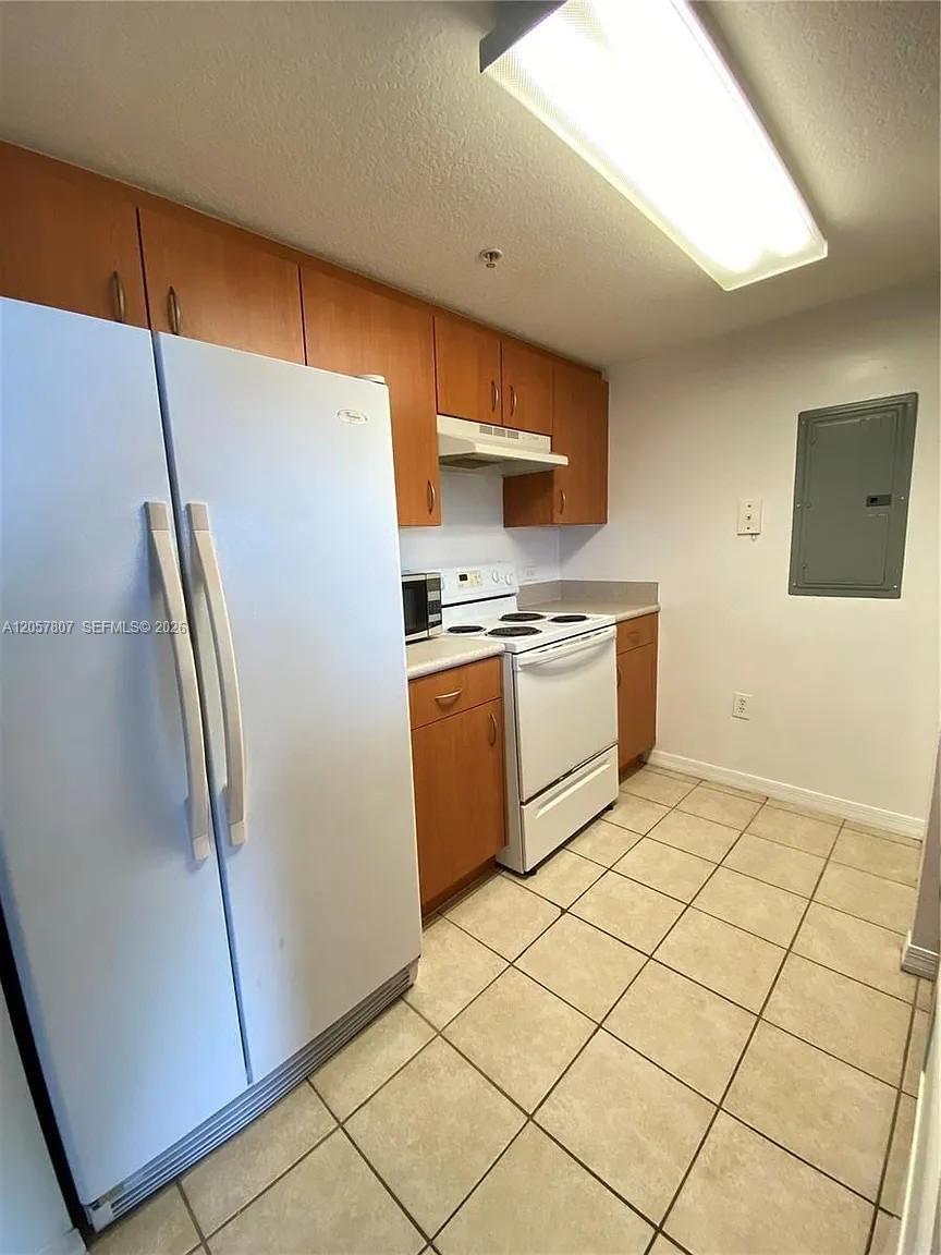 816 NW 11th St # 1203, Miami FL 33136 photo 3