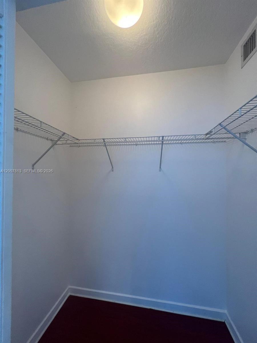 335 S Biscayne Blvd # 1606, Miami FL 33131 photo 2