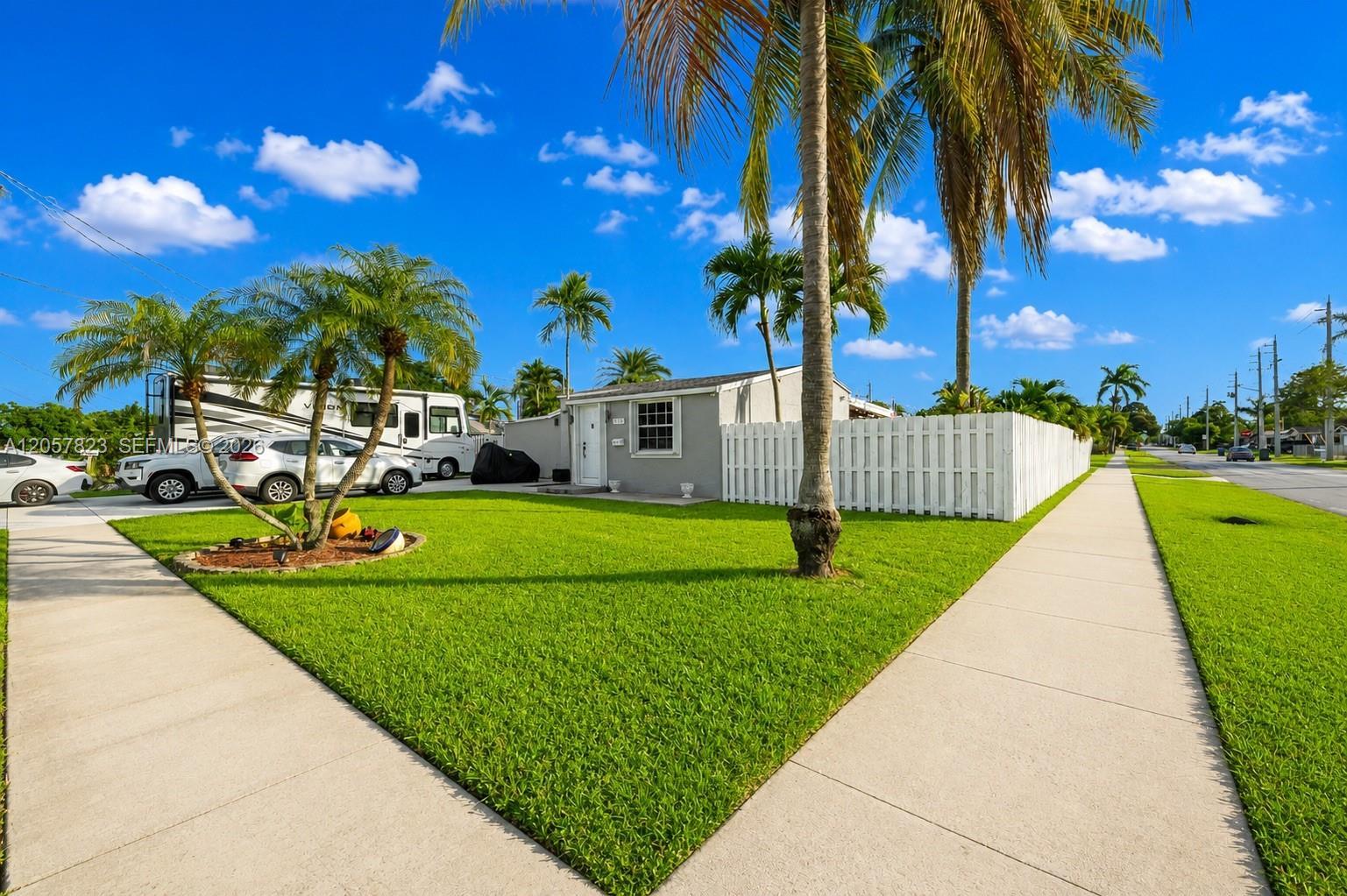 117 SW 6th St, Hallandale Beach FL 33009 photo 5