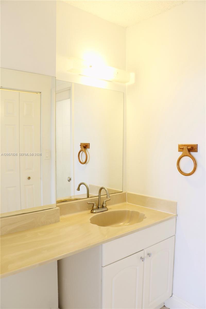 6900 Bay Dr # 4A, Miami Beach FL 33141 photo 4