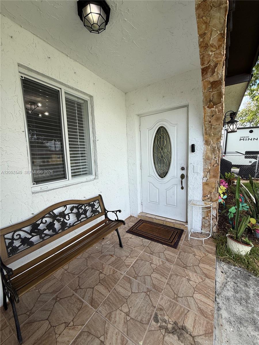 1816 NW 25th Ter, Fort Lauderdale FL 33311 photo 3