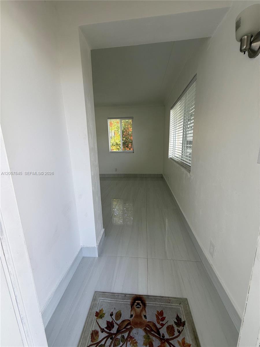 1816 NW 25th Ter, Fort Lauderdale FL 33311 photo 4