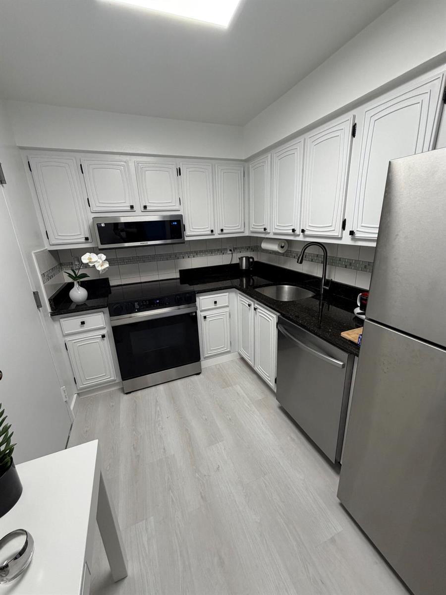 17800 ATLANTIC Boulevard # 302, Sunny Isles Beach FL 33160 photo 3