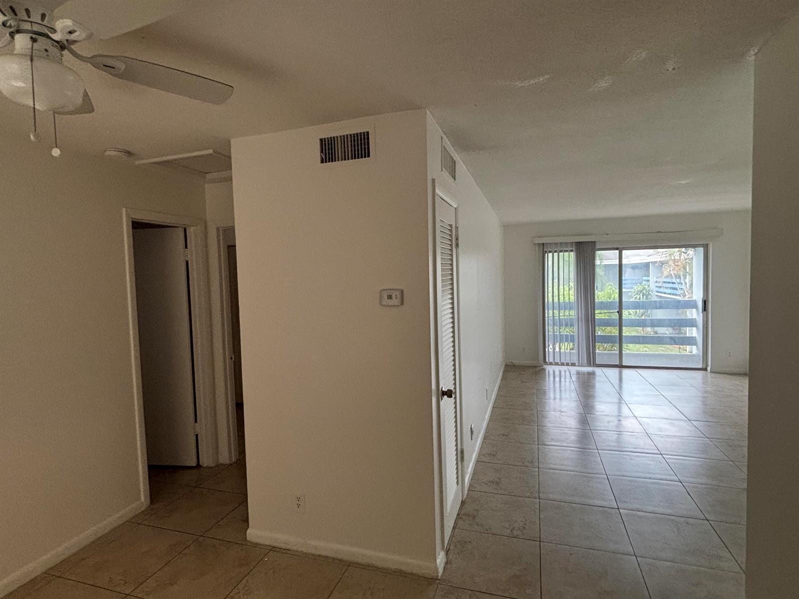 491 NW 42nd Avenue Apt 43, Plantation FL 33317 photo 2