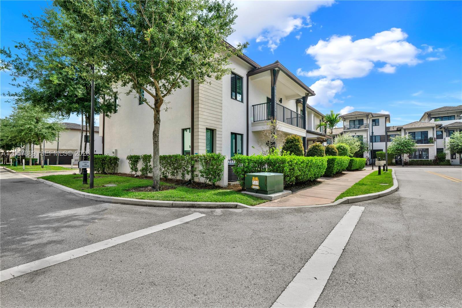 4971 NW 84th Ave, Doral FL 33166 photo 3