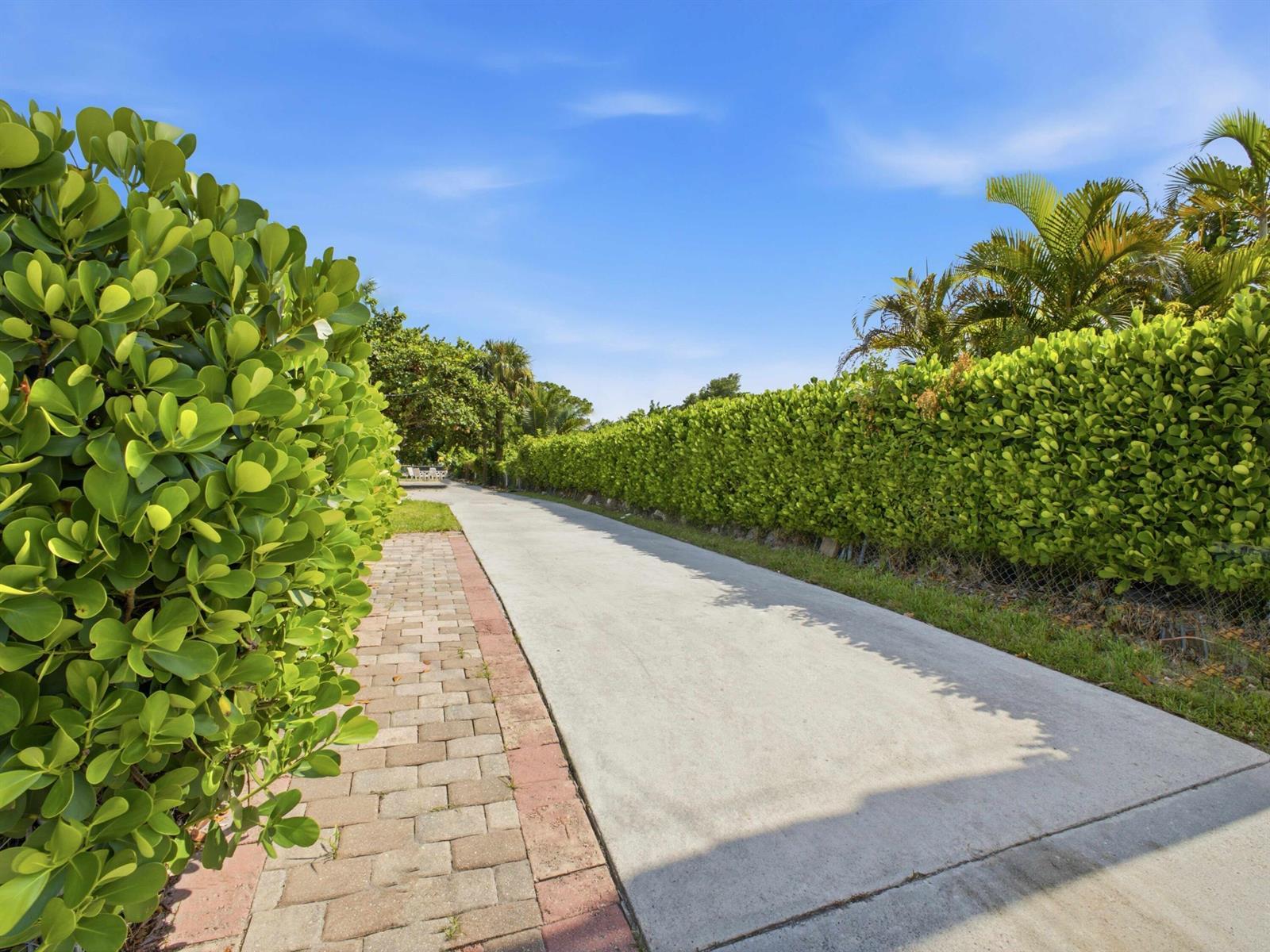 4626 SCHALL Road, FL 33409 photo 2