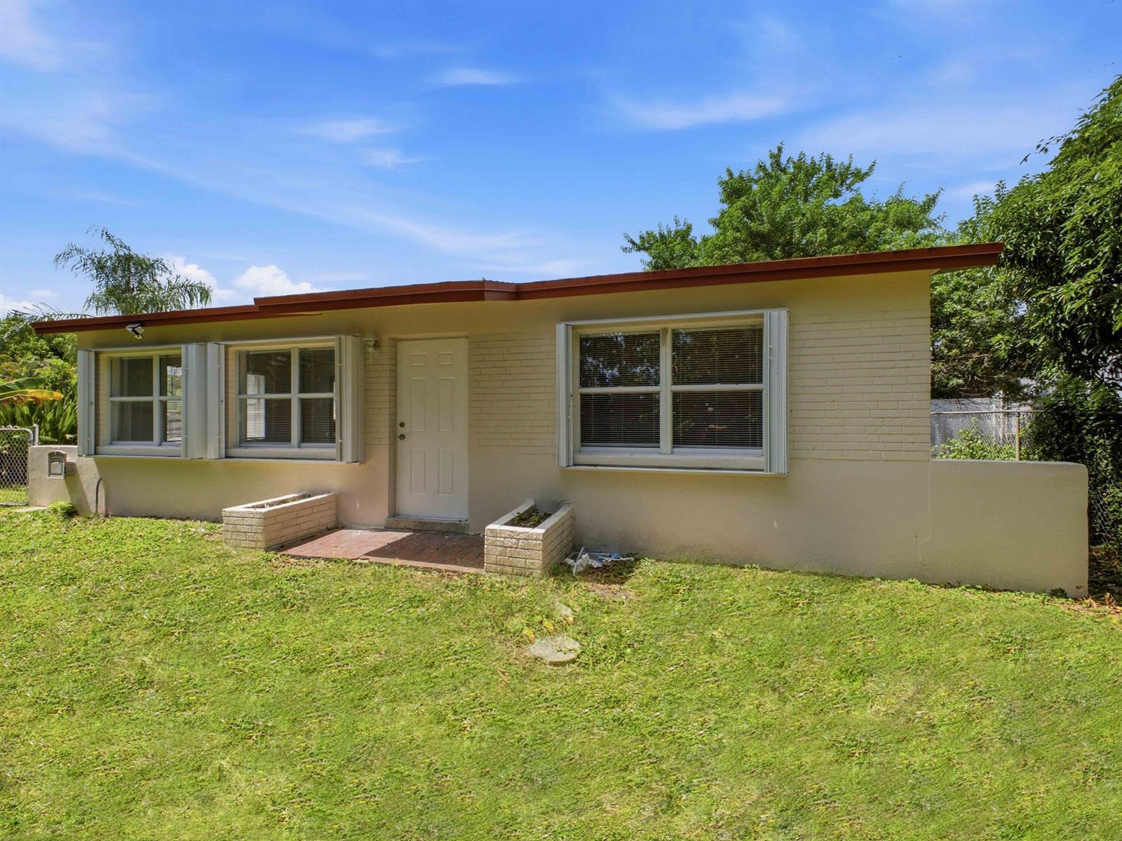 4628 SCHALL Road, FL 33409 photo 2