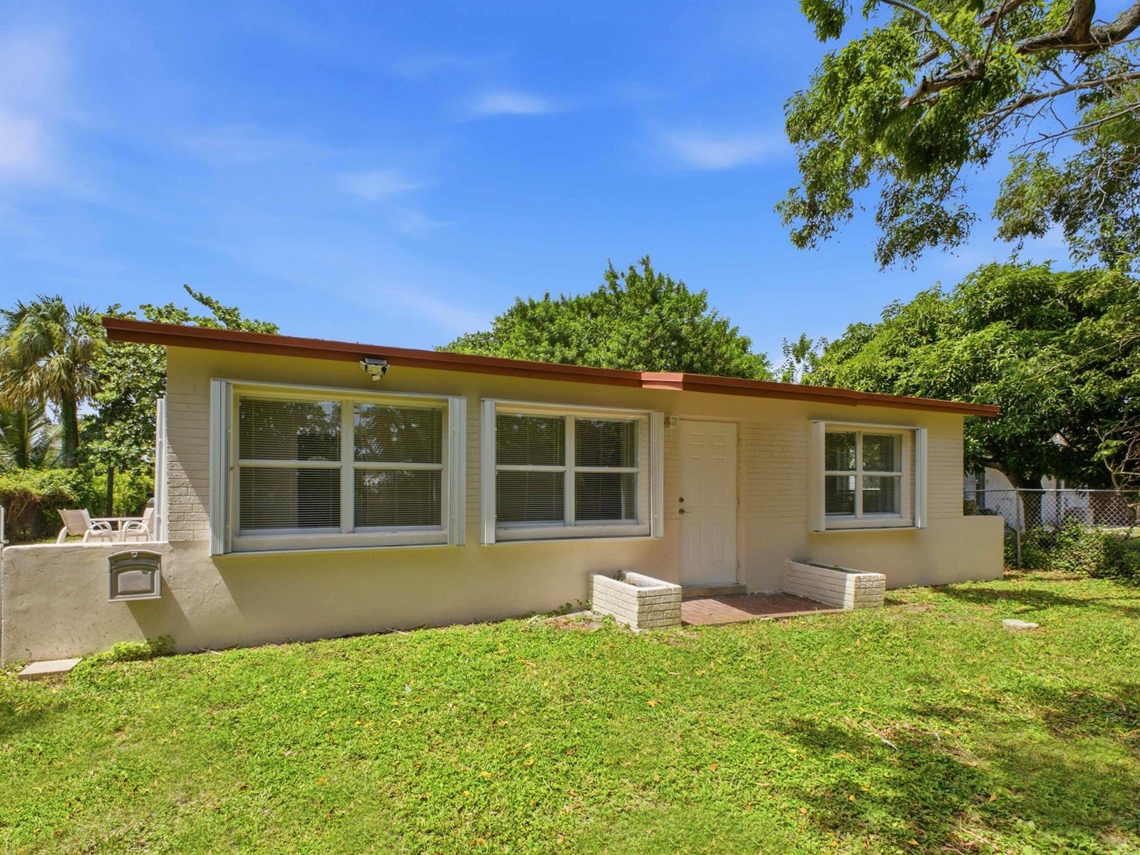 4628 SCHALL Road, FL 33409