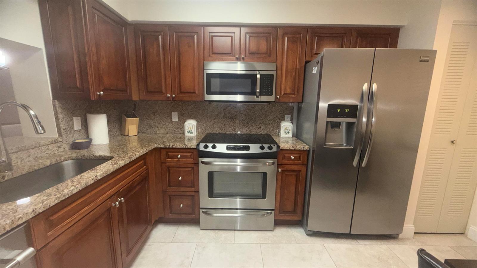 6866 HUNTINGTON Lane # 504, Delray Beach FL 33446 photo 2