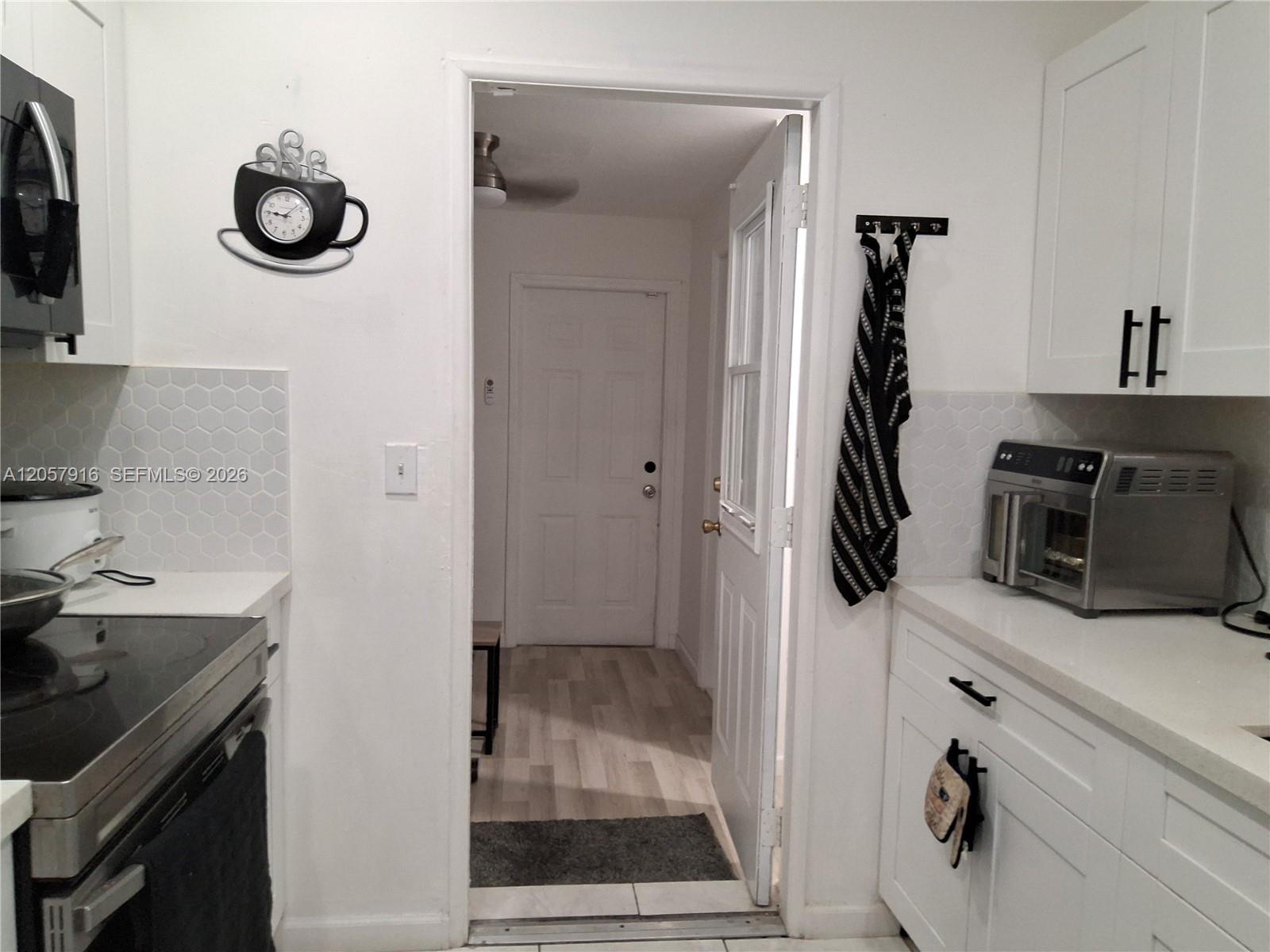 18045 NW 2nd Pl, Miami Gardens FL 33169 photo 3