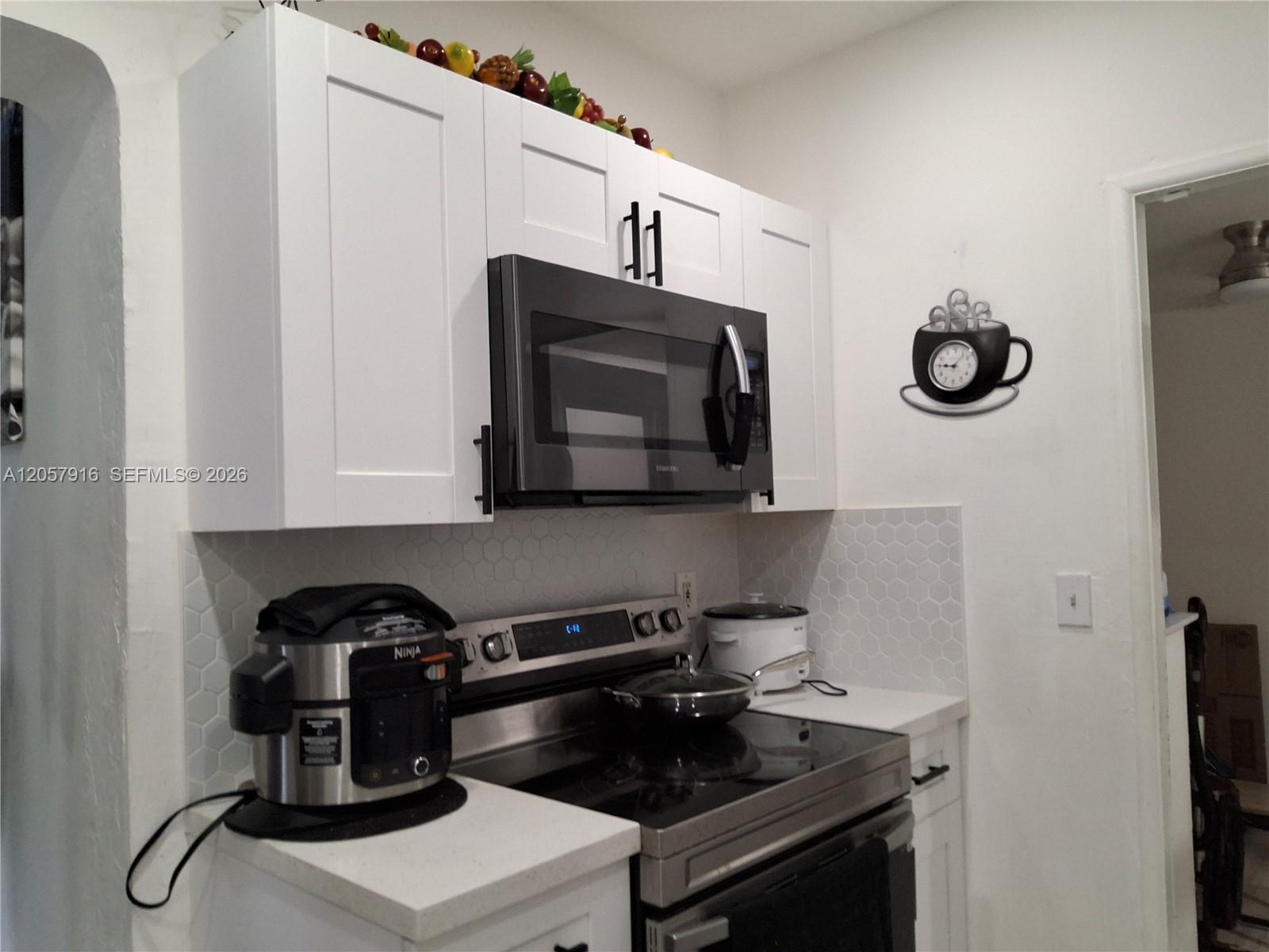 18045 NW 2nd Pl, Miami Gardens FL 33169 photo 4