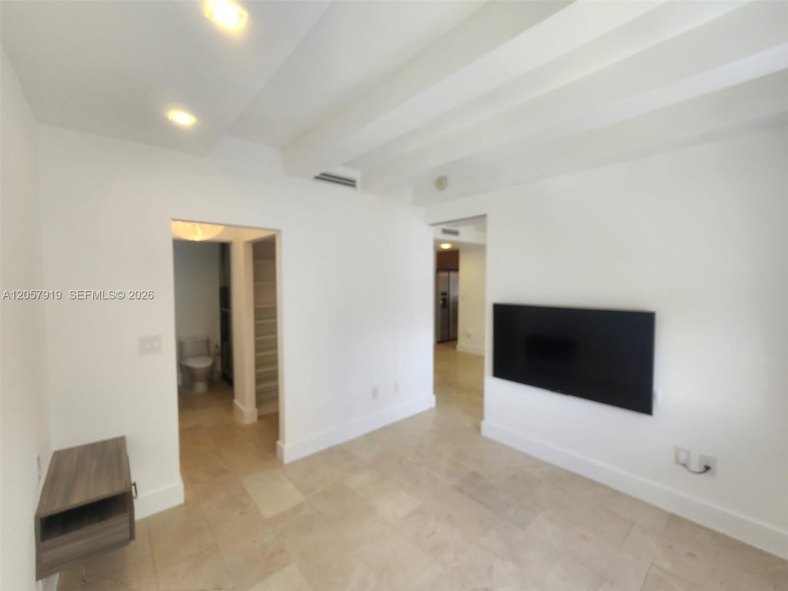 1390 Ocean Dr # 402, Miami Beach FL 33139 photo 2