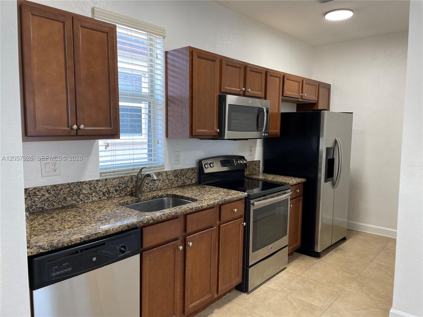 9341 SW 170th Psge, Miami FL 33196 photo 2