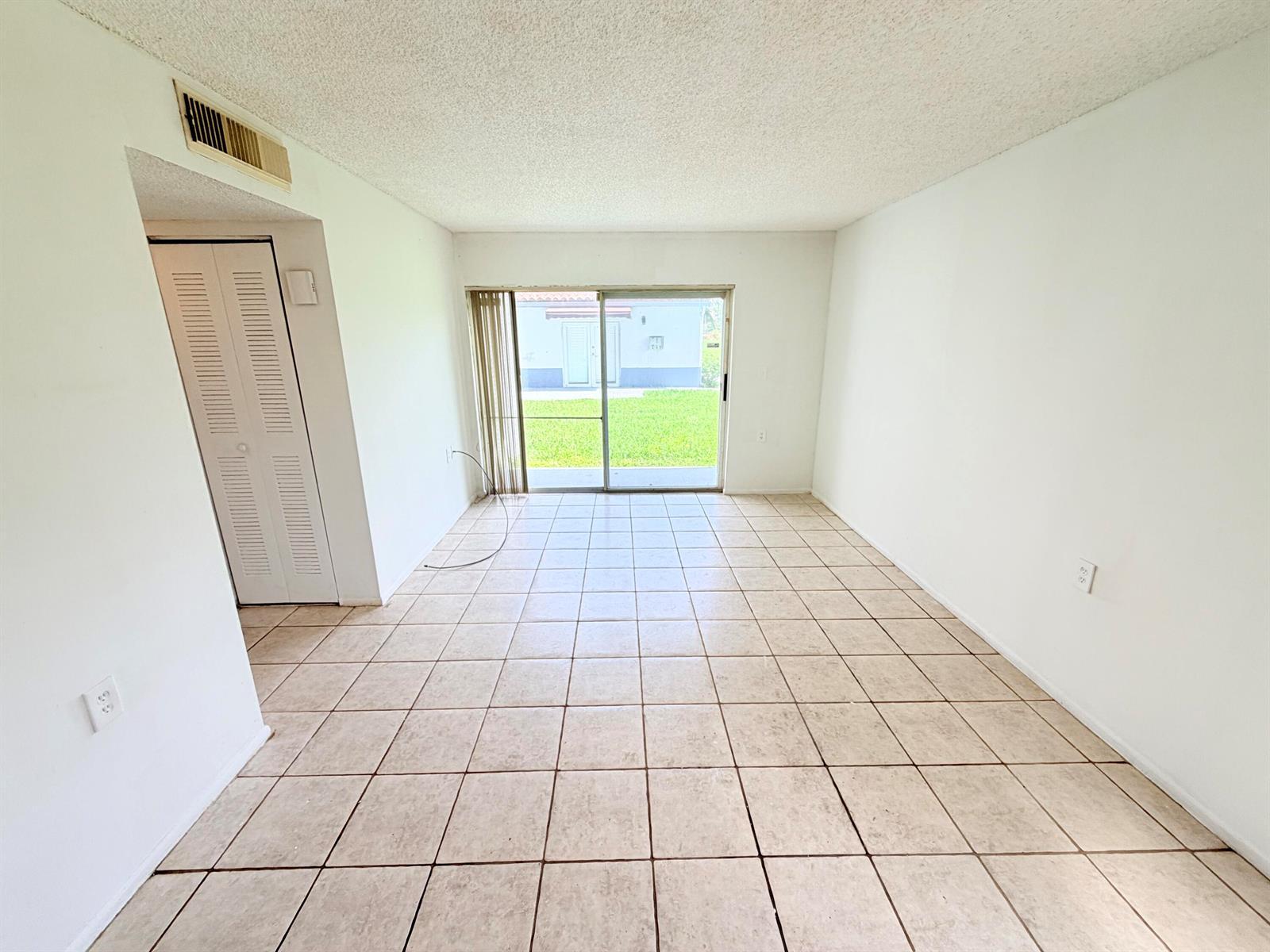 1089 N BENOIST FARMS Road # 102, West Palm Beach FL 33411 photo 2