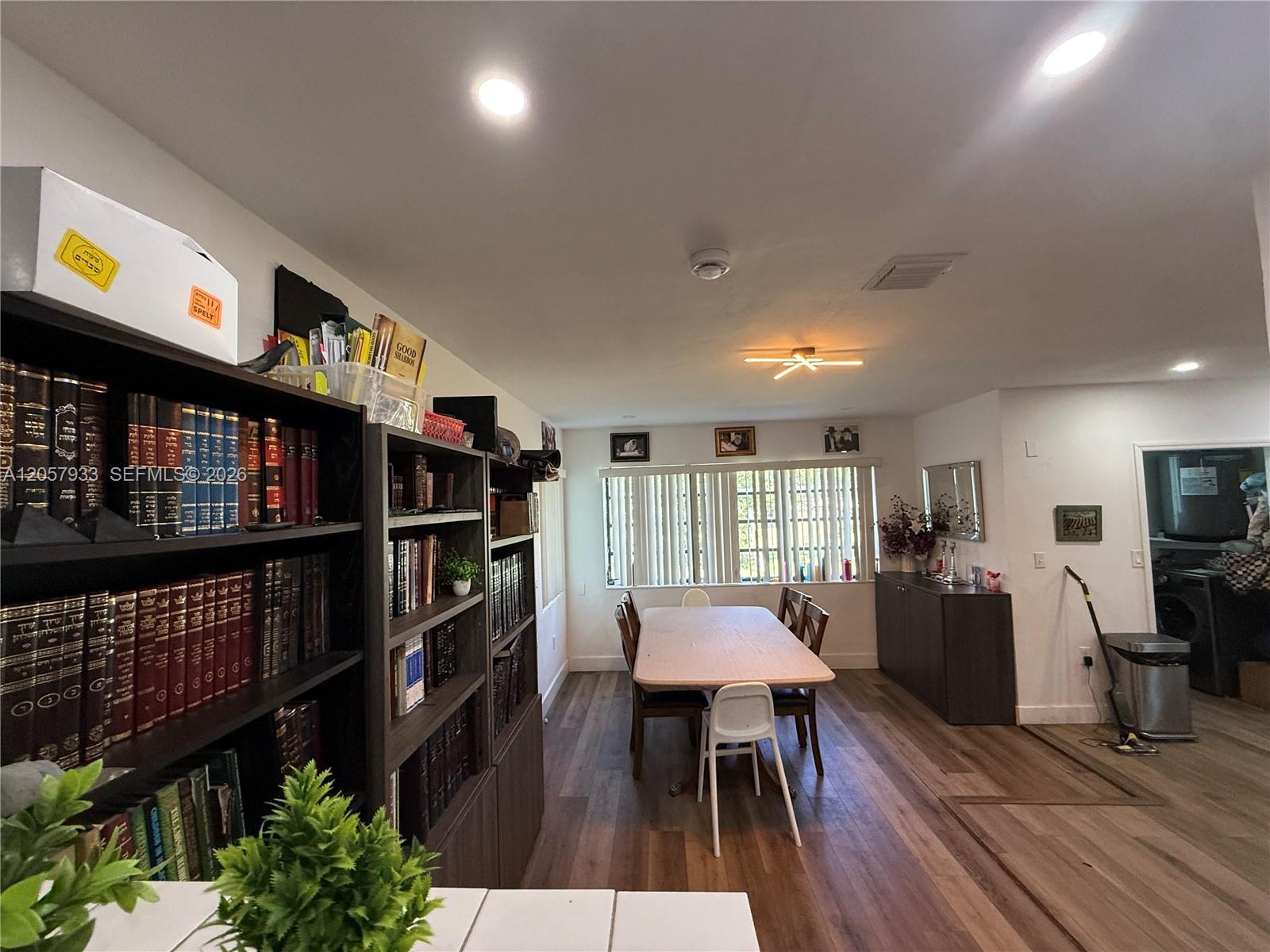 17410 NE 11th Ave, Miami FL 33162 photo 4