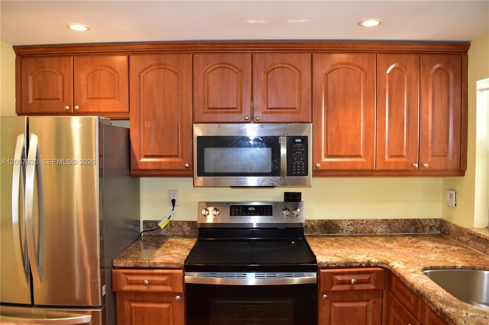 8901 Sunrise Lakes Blvd # 211, Sunrise FL 33322 photo 2