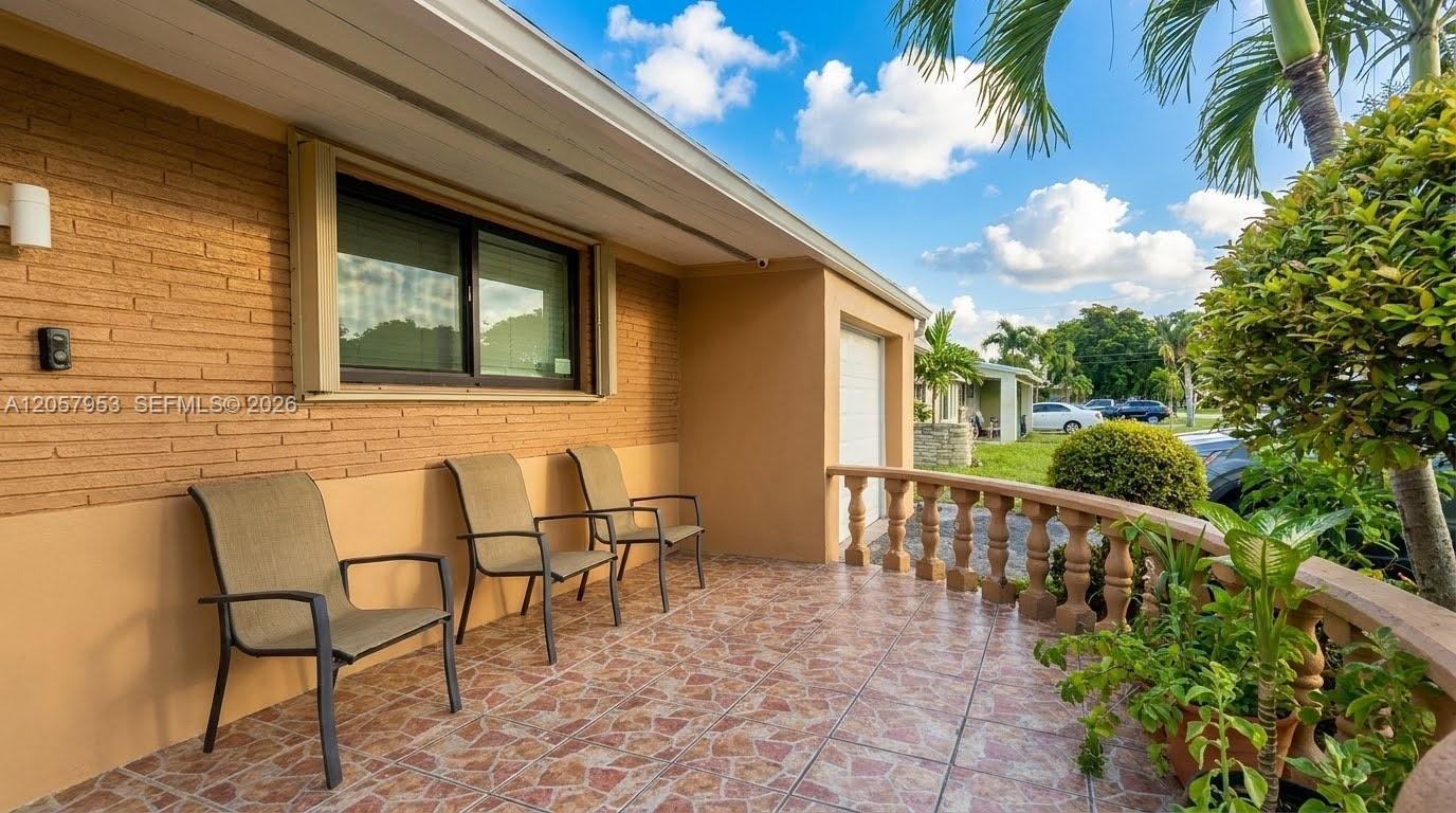 2200 Alcazar Dr, Miramar FL 33023 photo 3