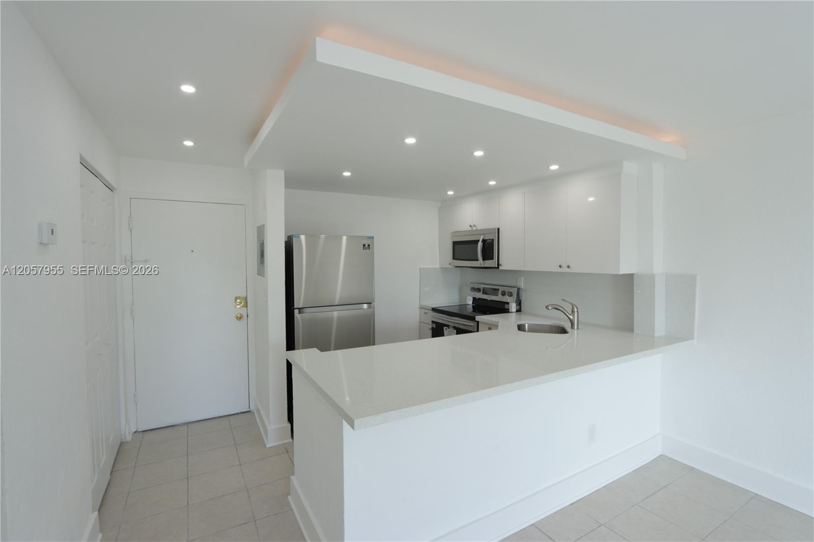 4550 NW 9th St # 418, Miami FL 33126 photo 3