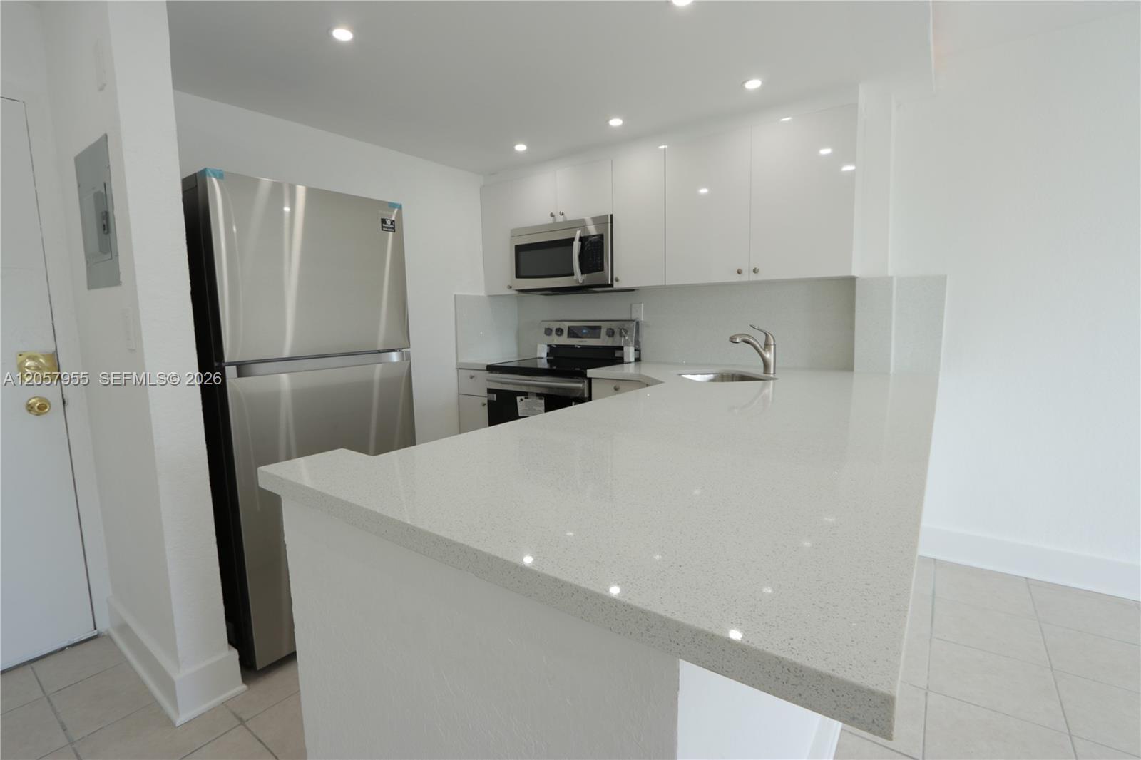 4550 NW 9th St # 418, Miami FL 33126 photo 4