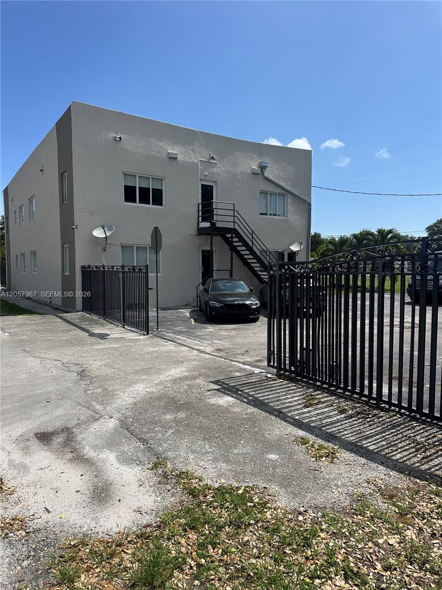2500 NE 192nd St # 6, Miami FL 33180 photo 2