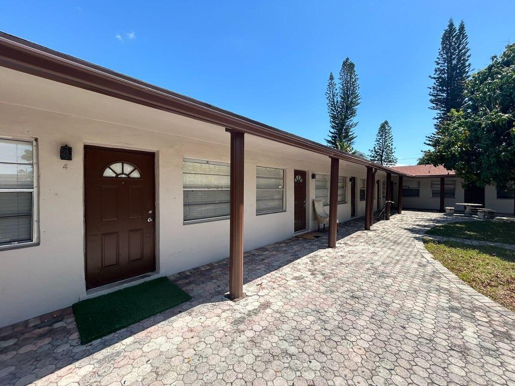 301 NW 35th Court # 10, Pompano Beach FL 33064