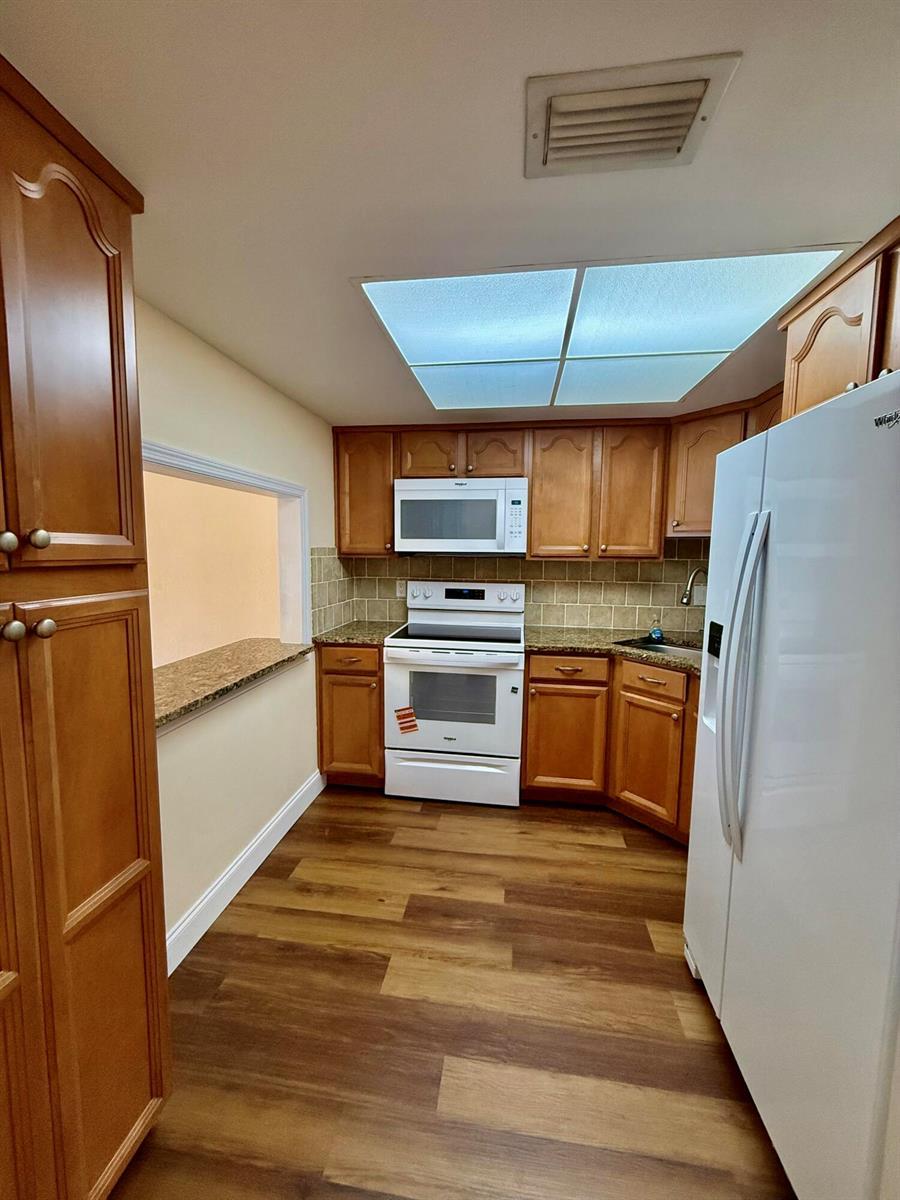 342 Southwind Drive # 122, North Palm Beach FL 33408 photo 4