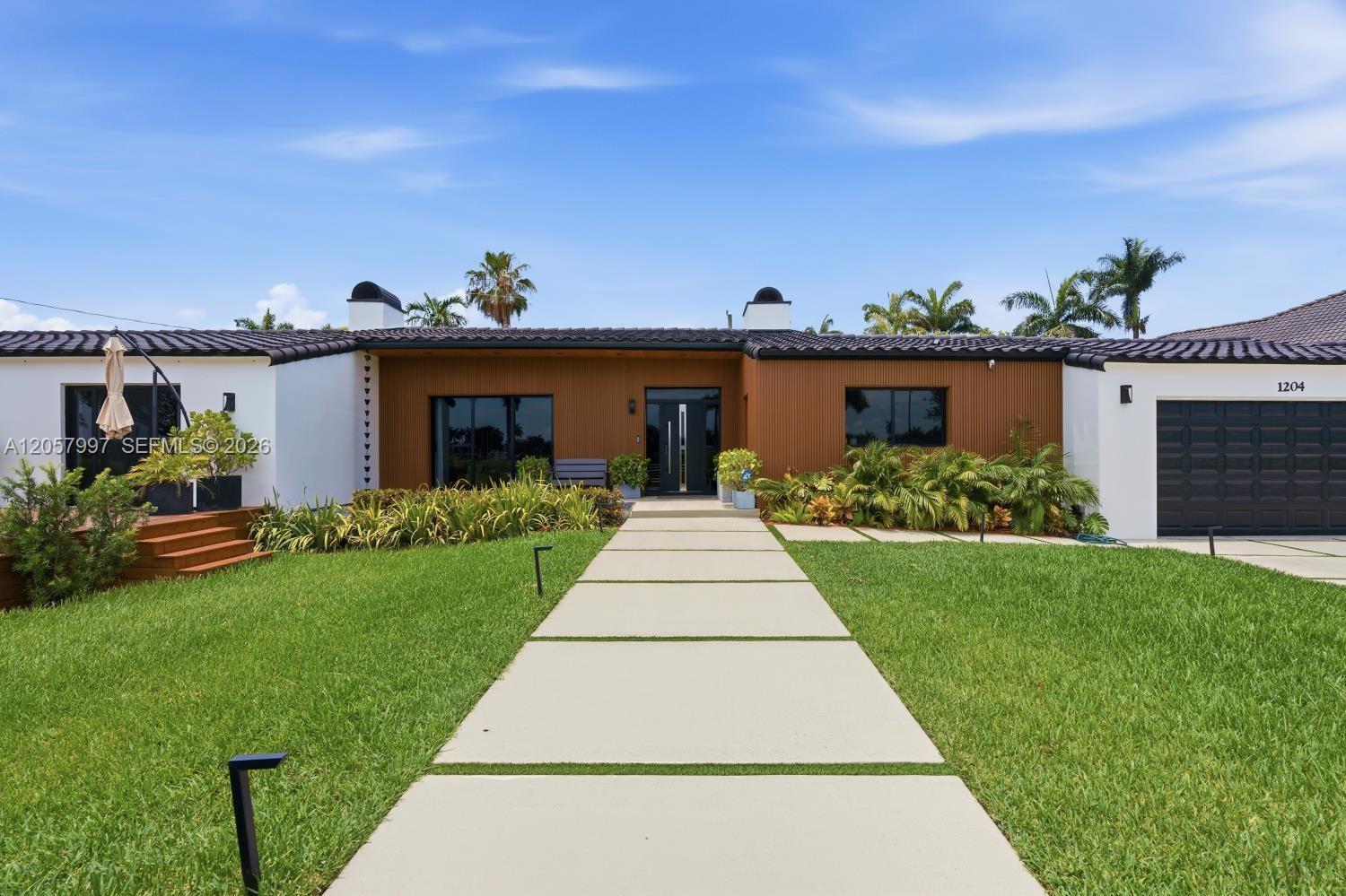 1204 S Northlake Dr, Hollywood FL 33019 photo 5