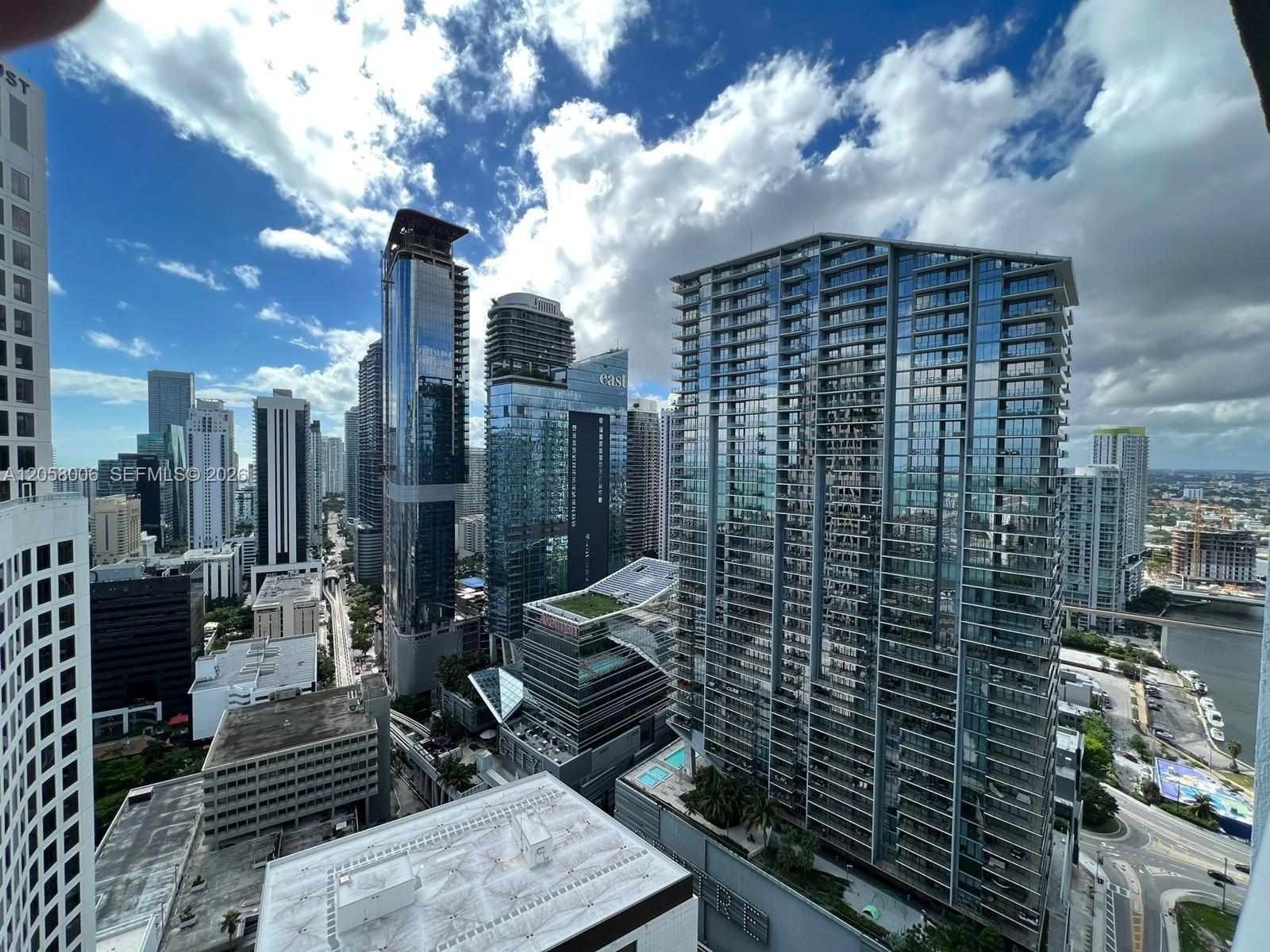 55 SE 6th St # 3906W, Miami FL 33131